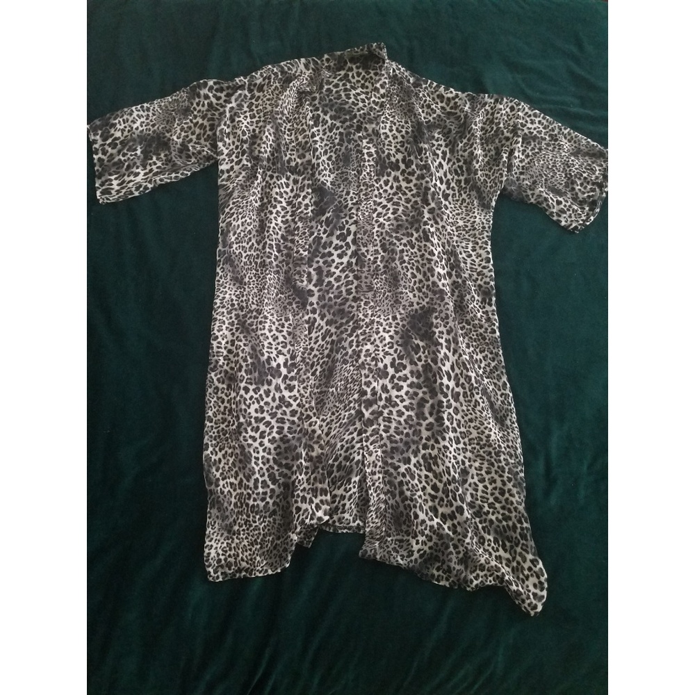 Leopard kimono